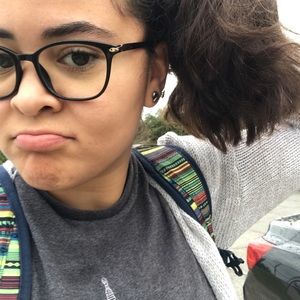 Meet your Posher, Damnira